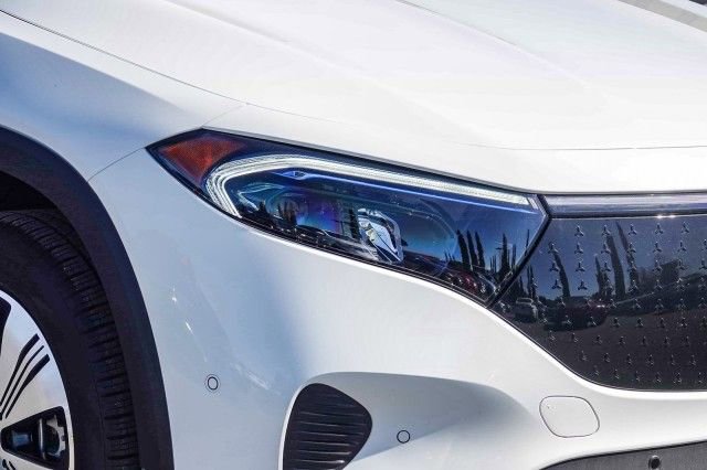 Used 2024 Mercedes-Benz EQB 300 4MATIC image 9