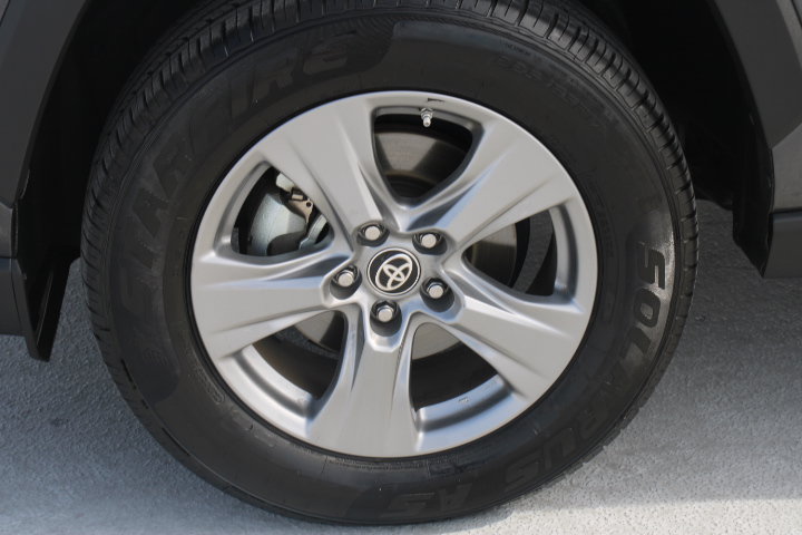Certified 2024 Toyota RAV4 LE AWD/4WD image 9