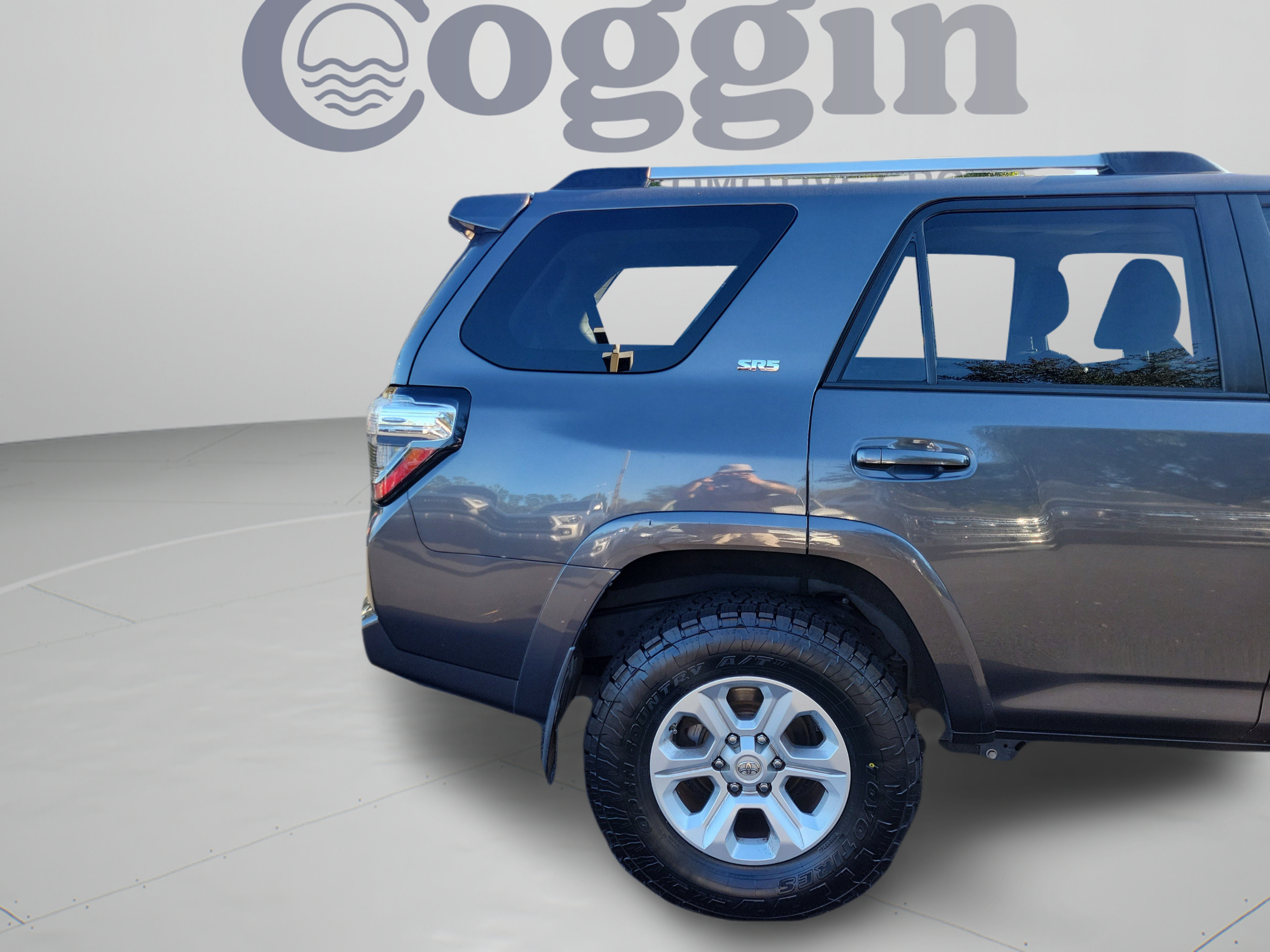 Used 2021 Toyota 4Runner SR5 Premium w/ Moonroof Package AWD/4WD image 32