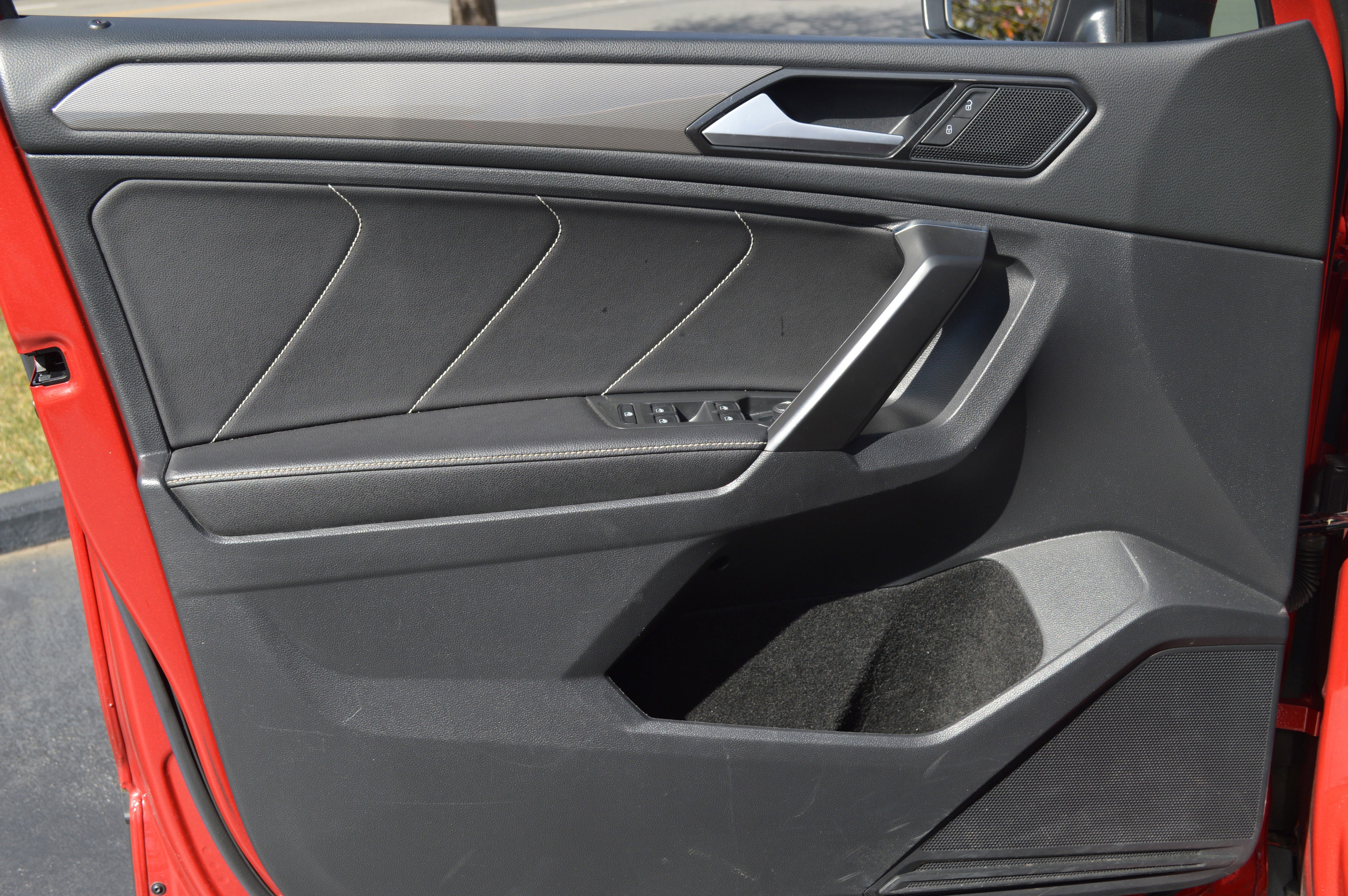 Used 2022 Volkswagen Tiguan SE image 13