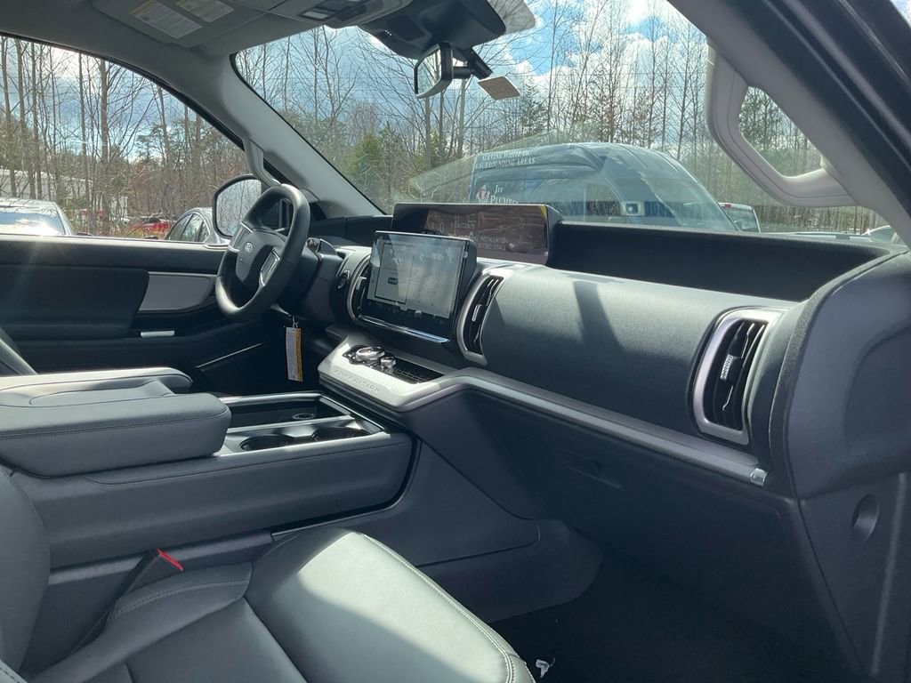 New 2026 Ford Expedition Max Active image 11