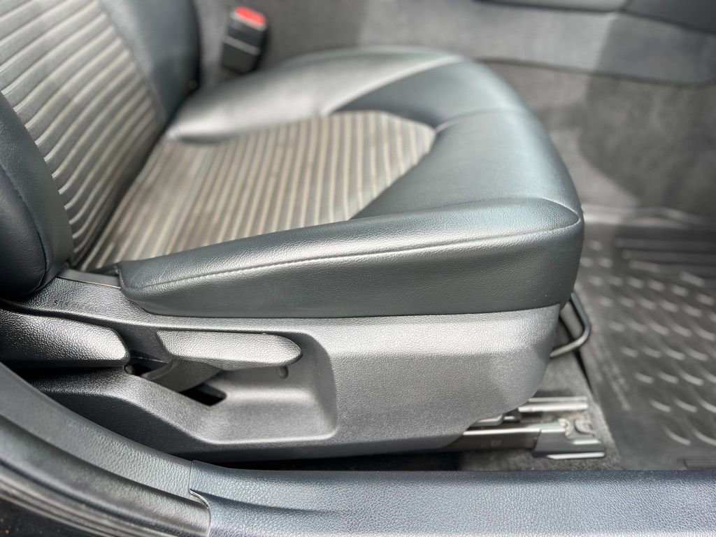 Used 2021 Toyota Camry SE image 23
