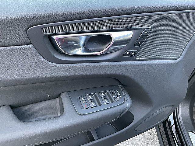 New 2026 Volvo XC60 B5 Plus w/ Climate Package AWD/4WD image 15