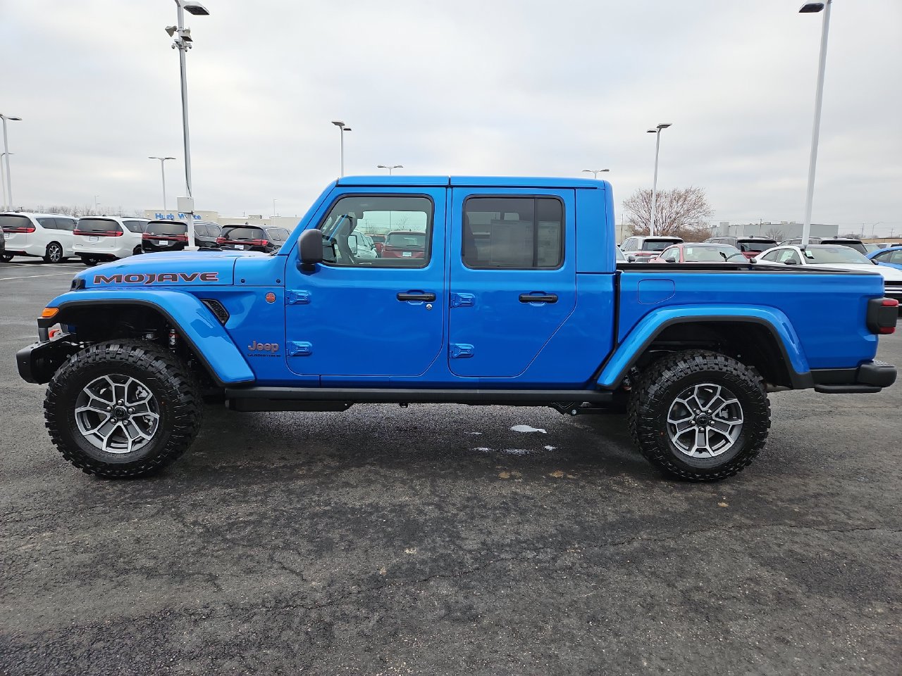 New 2026 Jeep Gladiator Mojave w/ Steel Bumper Group AWD/4WD image 4