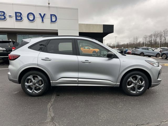 Used 2023 Ford Escape ST-Line image 8