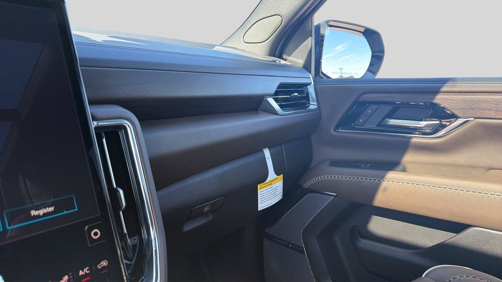 New 2027 GMC Yukon Denali Ultimate w/ LPO, Floor Liner Package AWD/4WD image 12