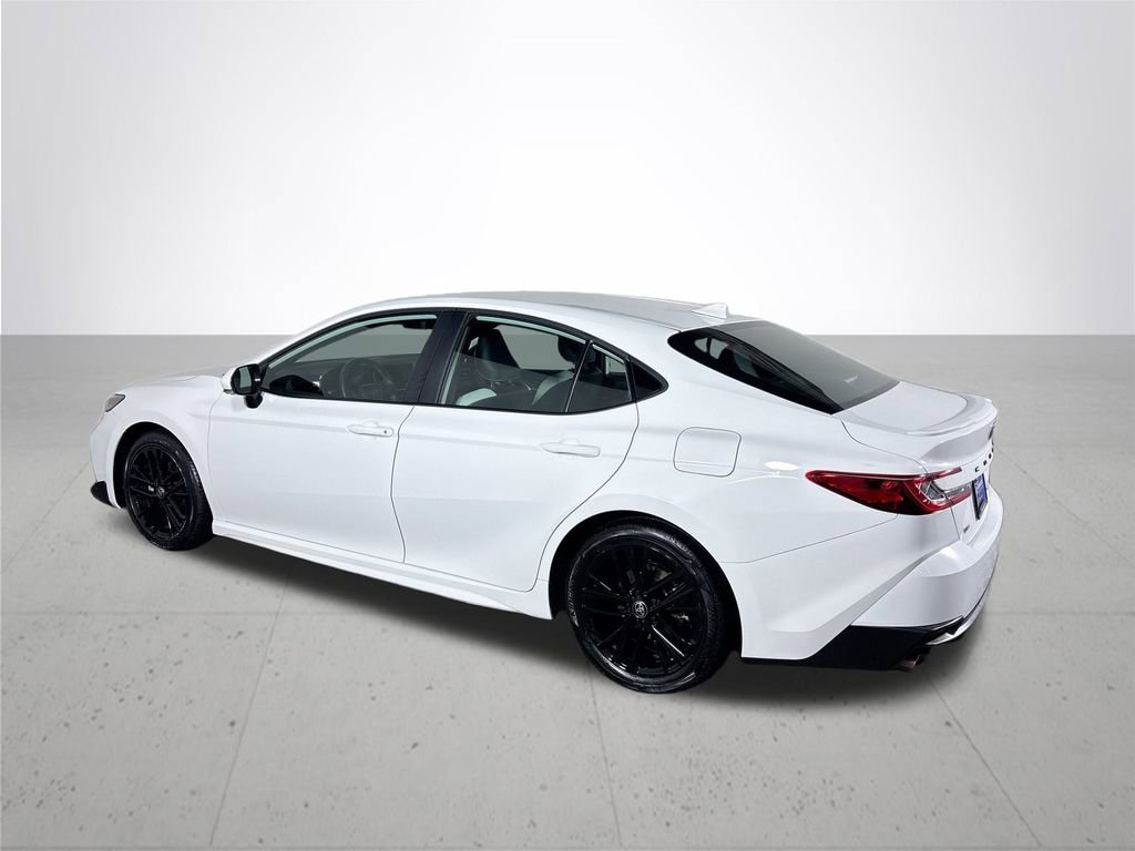 Used 2025 Toyota Camry SE image 8