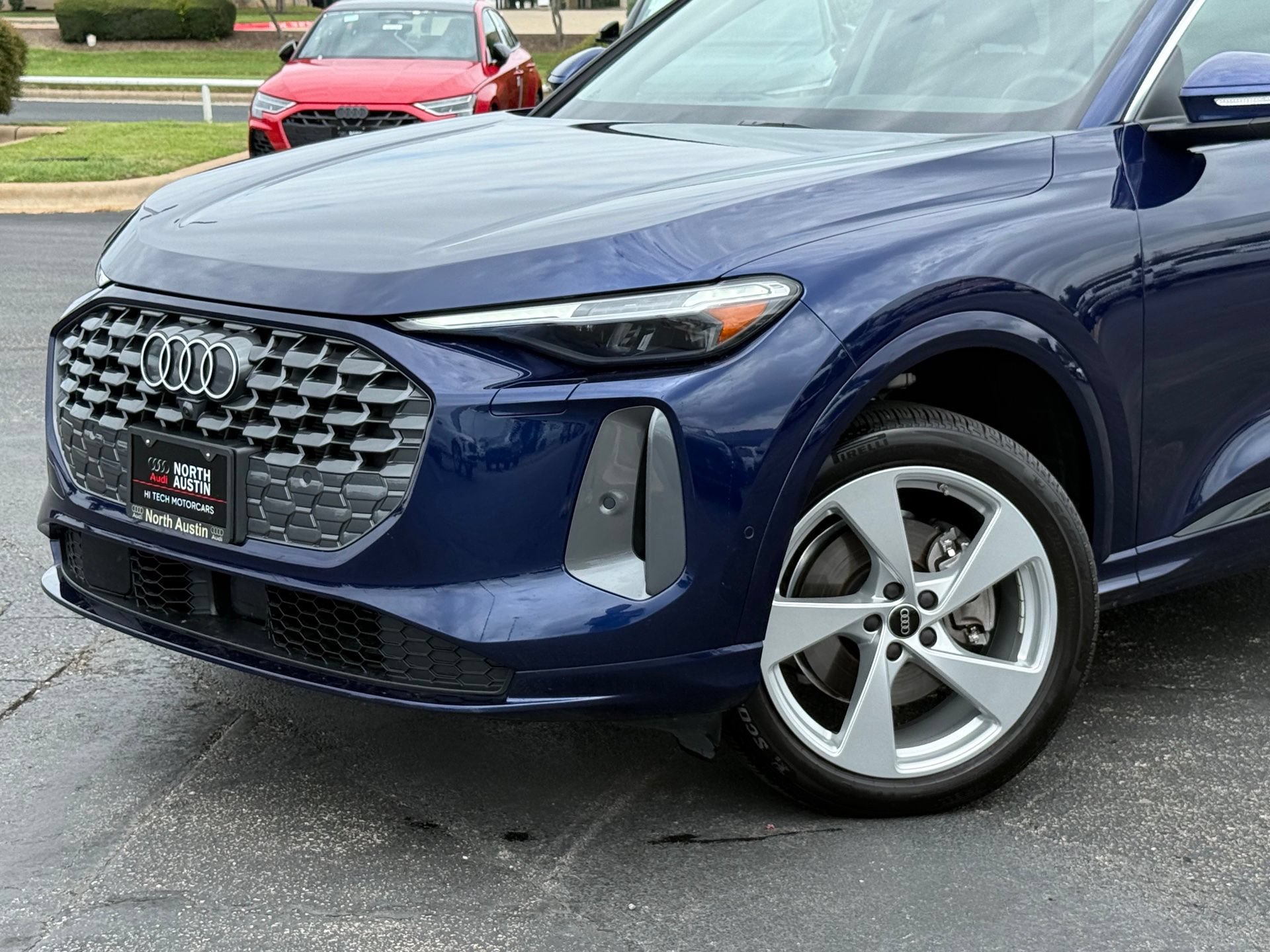 Certified 2025 Audi Q5 Premium Plus w/ Premium Plus AWD/4WD image 2