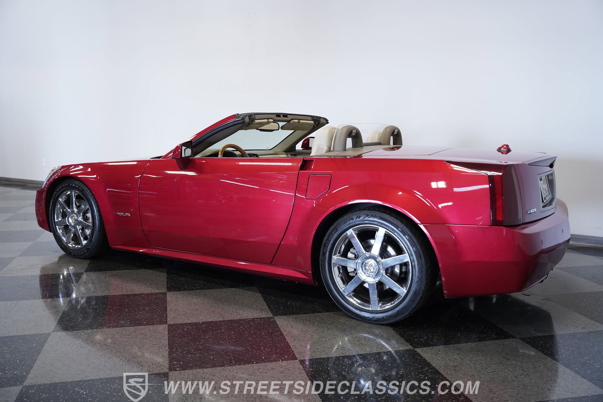 Used 2005 Cadillac XLR image 8