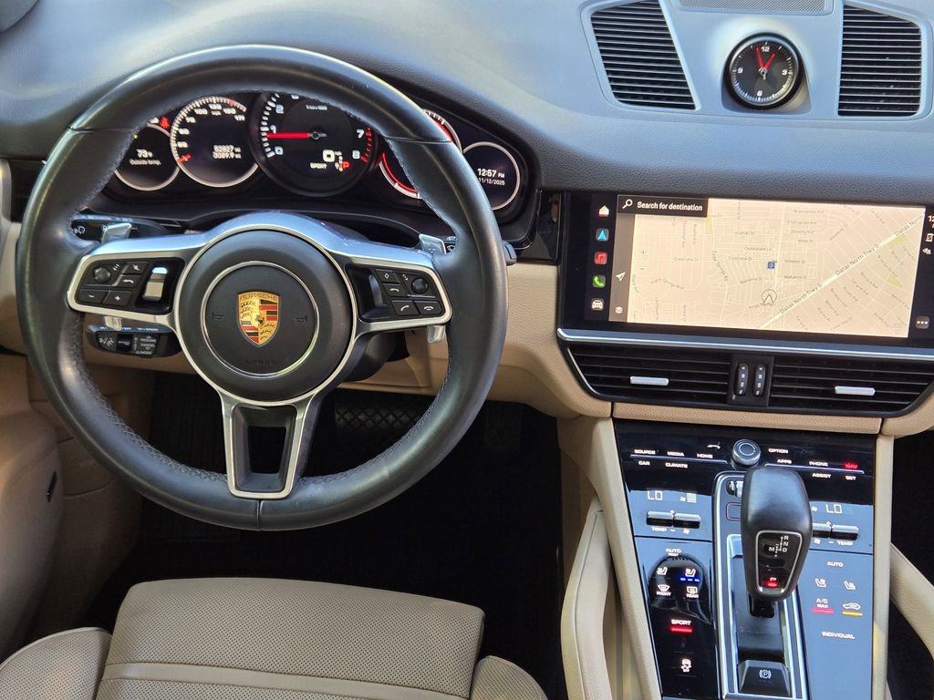 Used 2022 Porsche Cayenne image 33