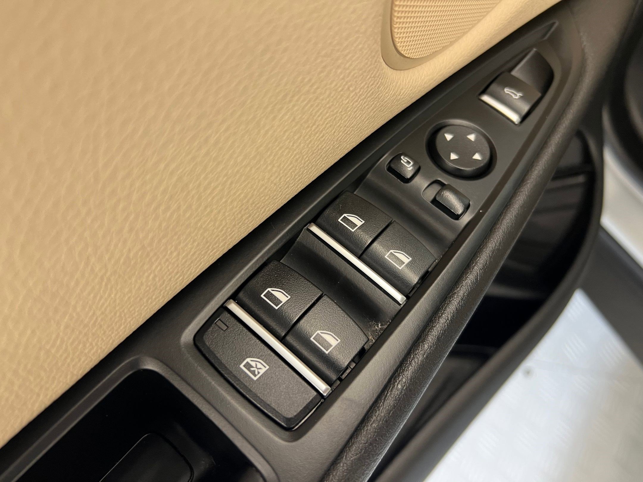 Used 2019 BMW X6 sDrive35i image 23