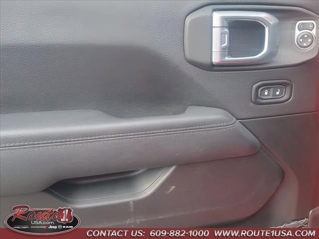 Used 2022 Jeep Wrangler Unlimited Sahara AWD/4WD image 6