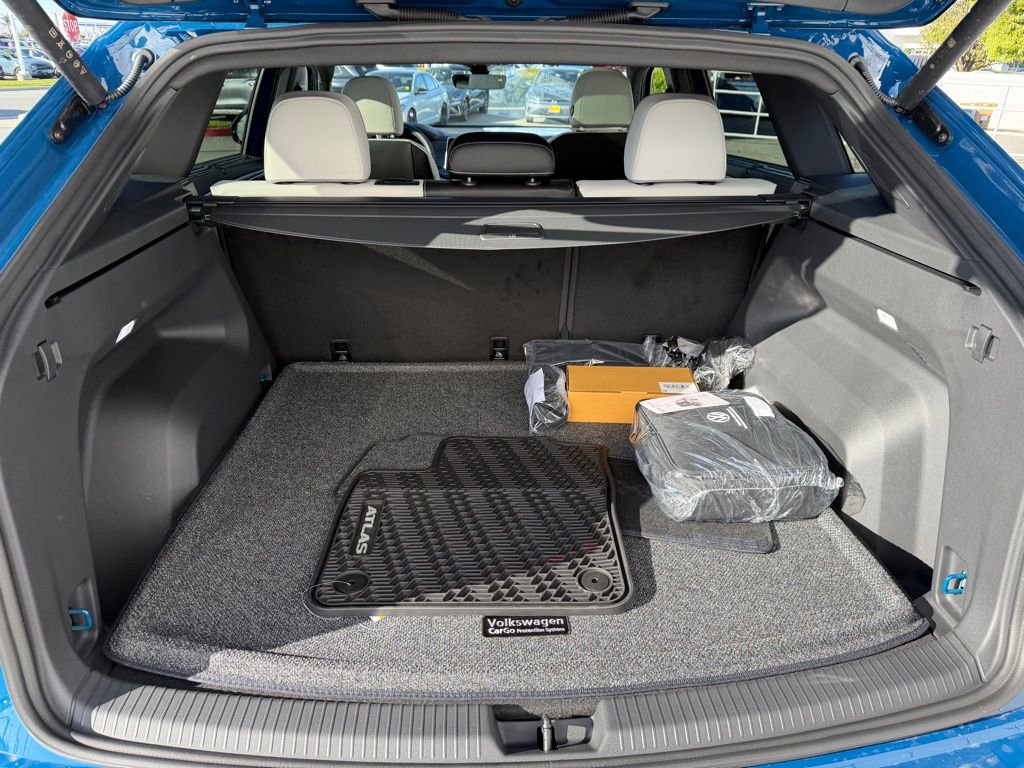 New 2026 Volkswagen Atlas Cross Sport SEL Premium R-Line image 32