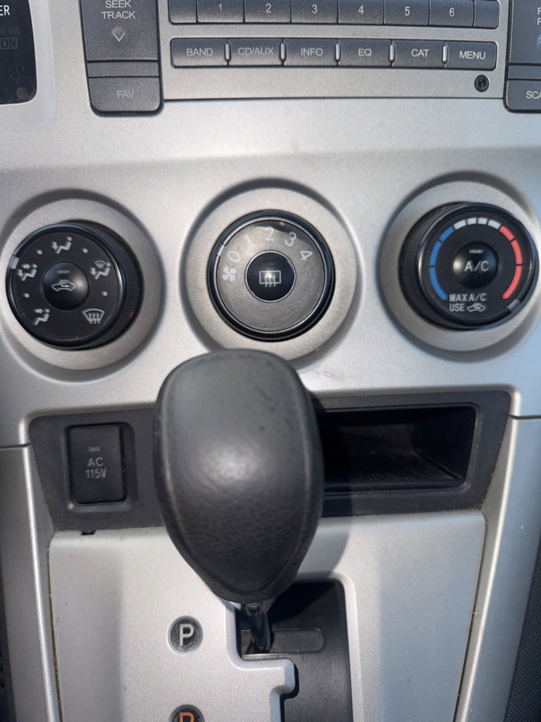 Used 2010 Pontiac Vibe w/ Preferred Package image 20