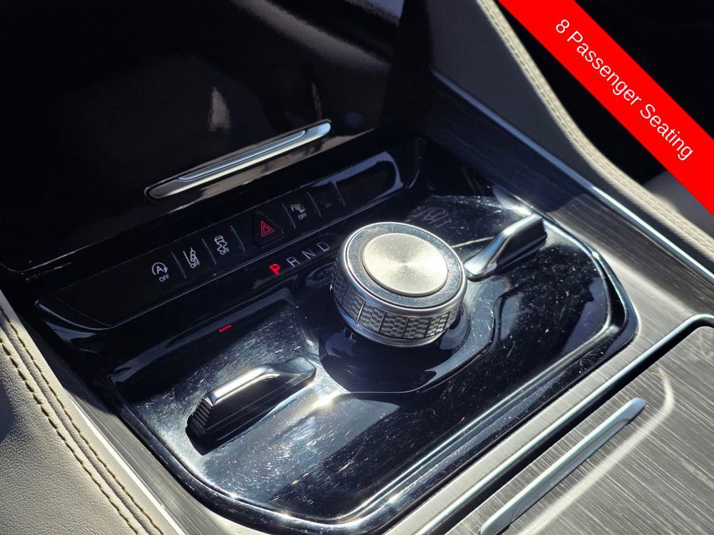 Certified 2024 Jeep Wagoneer L Series III w/ Flexible Seating Group image 30