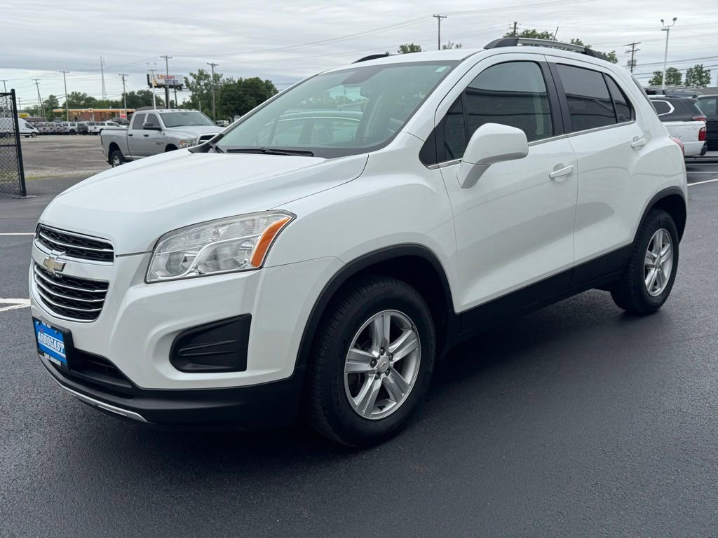 Used 2015 Chevrolet Trax LT w/ LT Sun and Sound Package AWD/4WD image 2