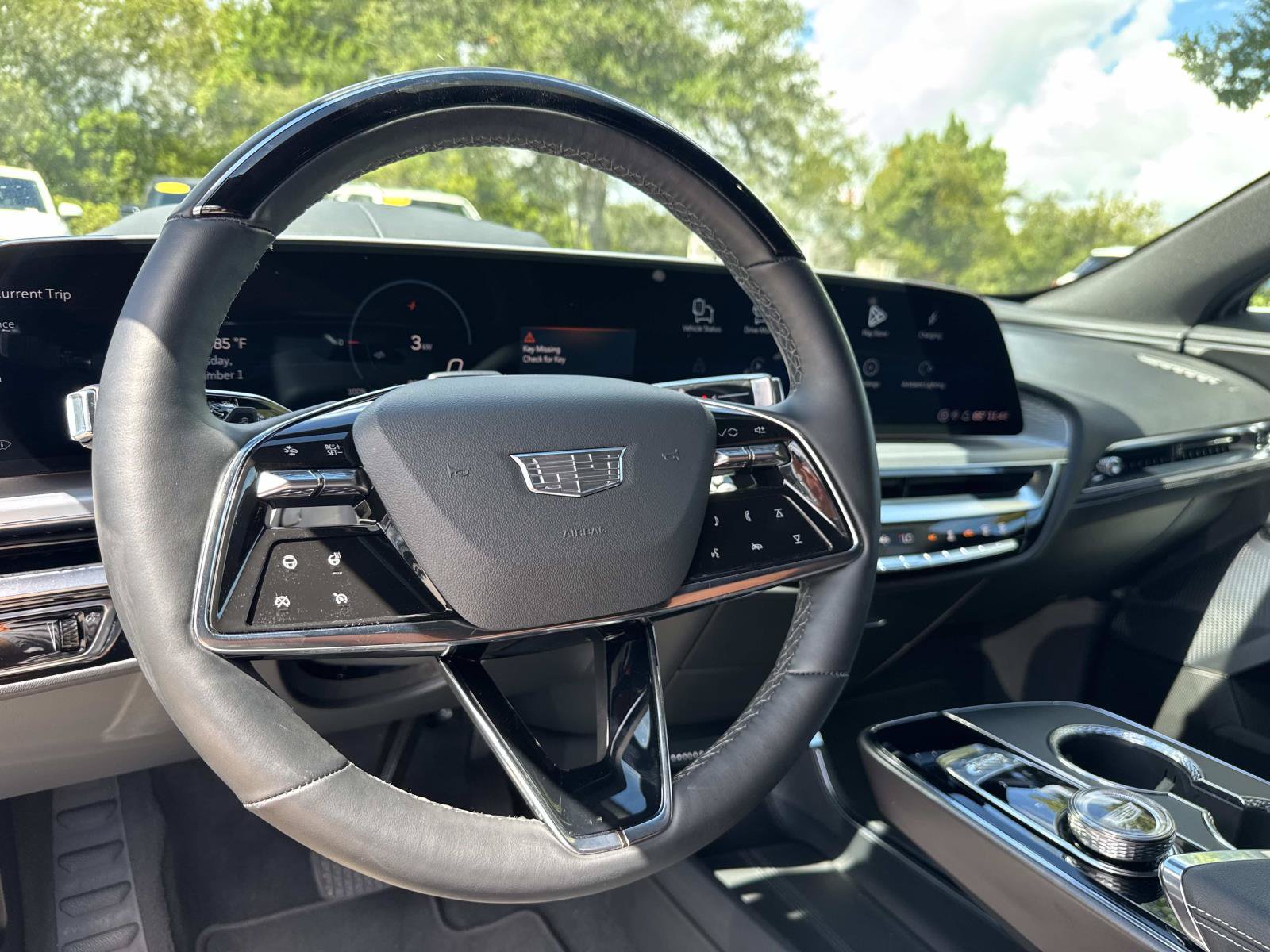 Used 2026 Cadillac Lyriq Signature Sport AWD/4WD image 15