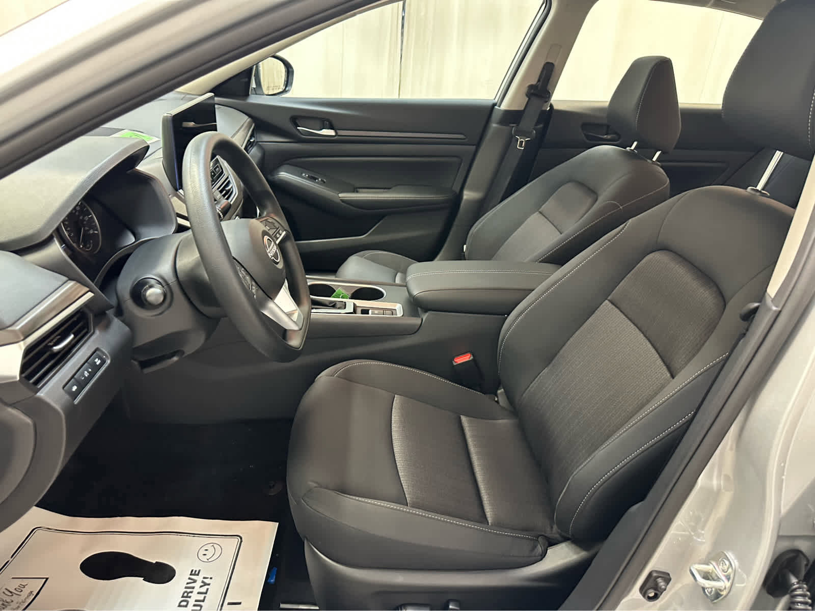 New 2025 Nissan Altima 2.5 SV AWD/4WD image 4