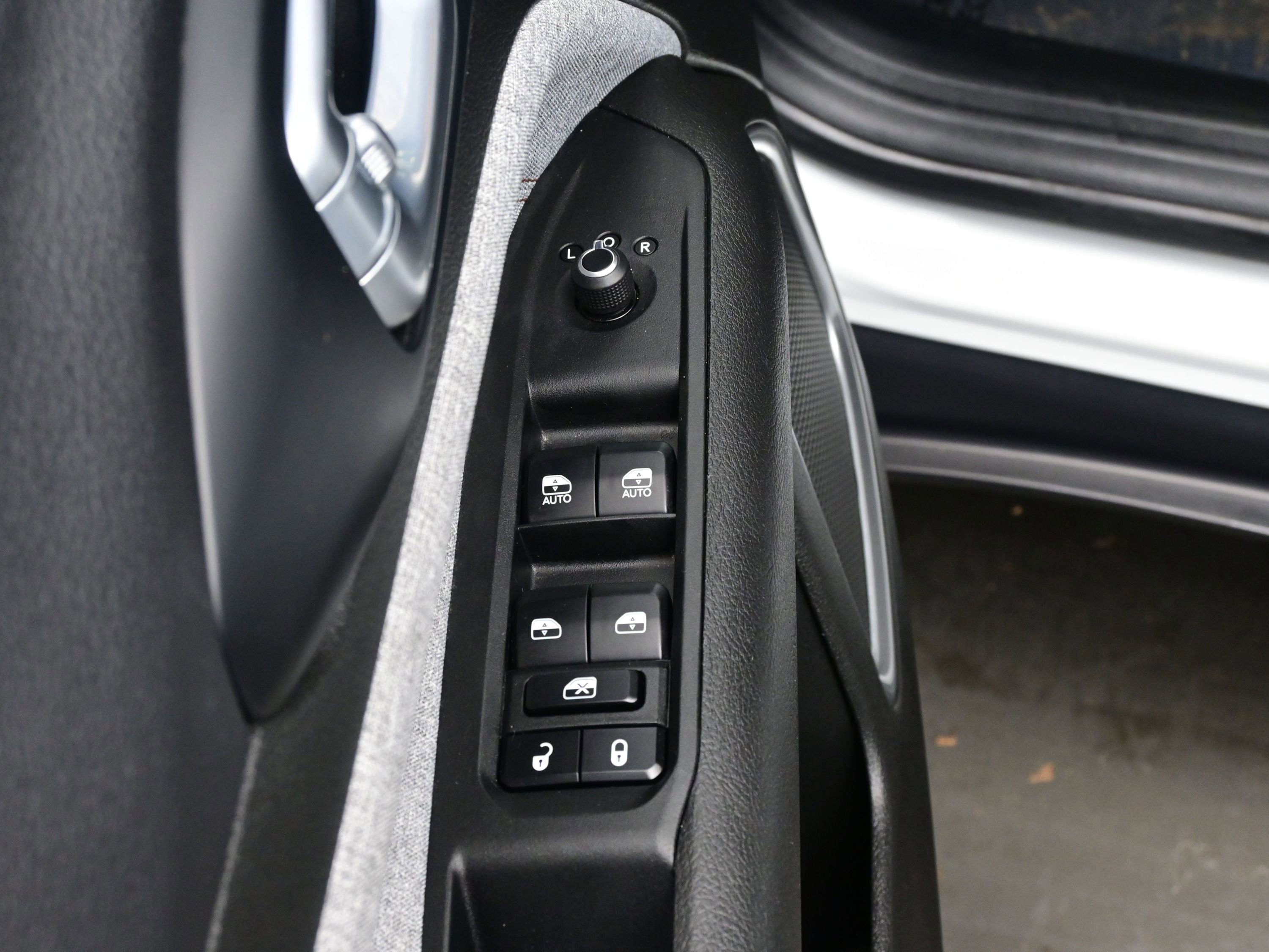 Used 2023 Jeep Compass Latitude image 10