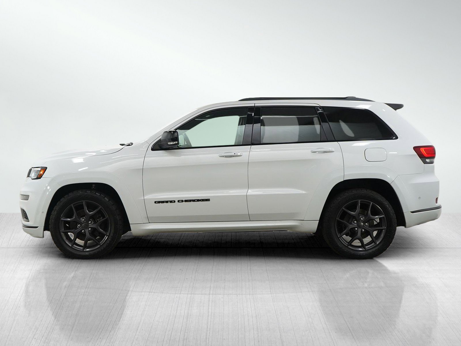 Used 2019 Jeep Grand Cherokee Limited X image 2
