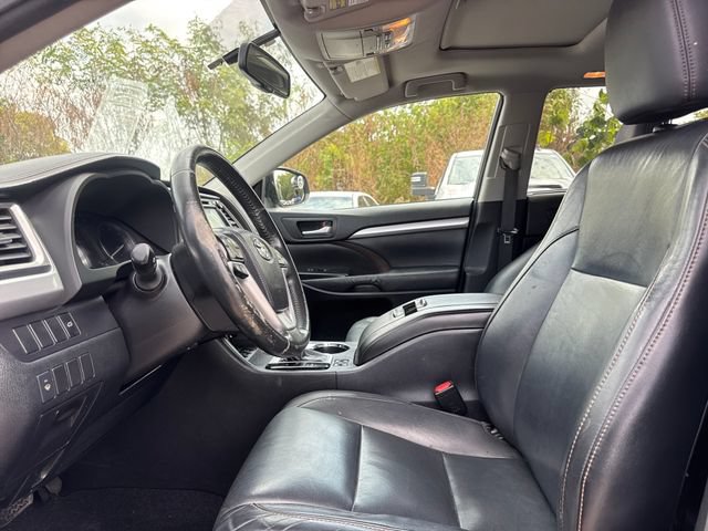 Used 2015 Toyota Highlander XLE AWD/4WD image 14