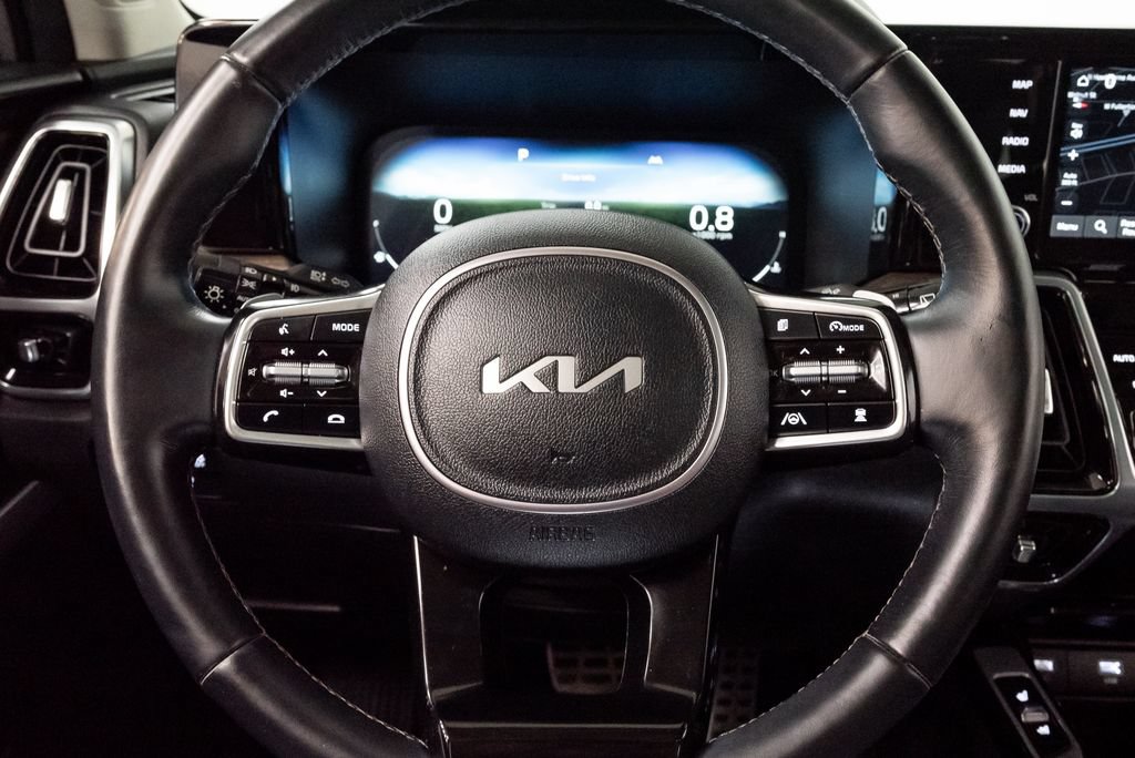 Used 2023 Kia Sorento SX Prestige AWD/4WD image 16
