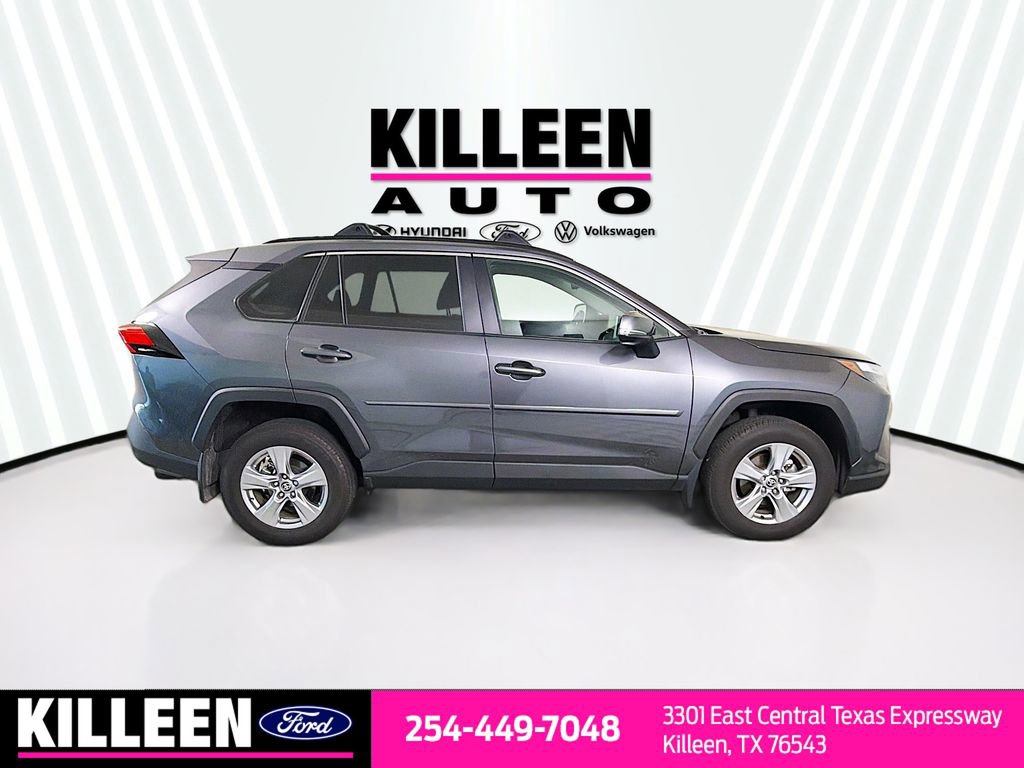Used 2025 Toyota RAV4 XLE FWD image 9