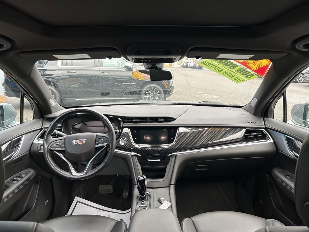 Used 2024 Cadillac XT6 Premium Luxury image 2
