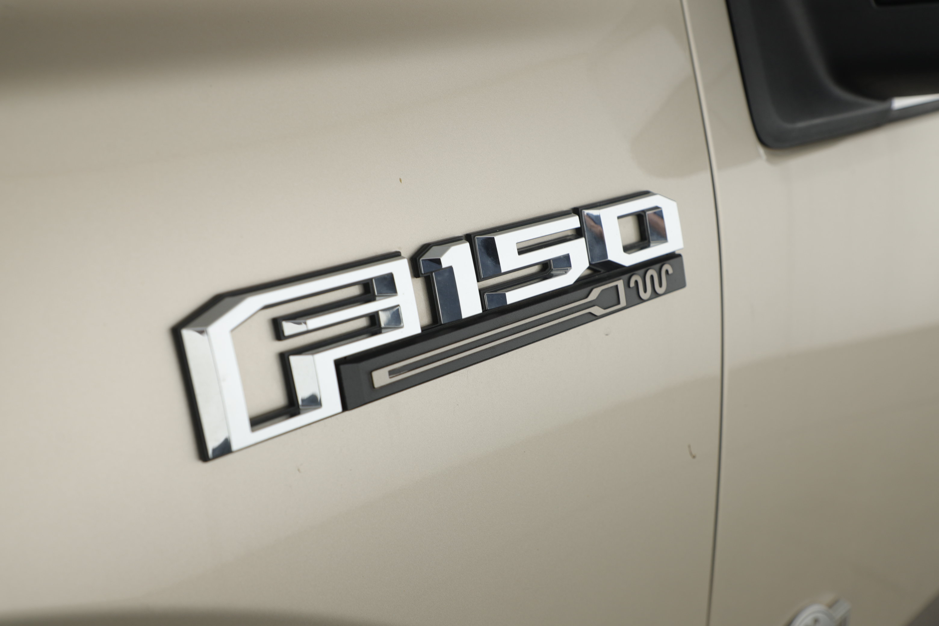 Used 2018 Ford F150 King Ranch w/ Equipment Group 601A Luxury AWD/4WD image 14