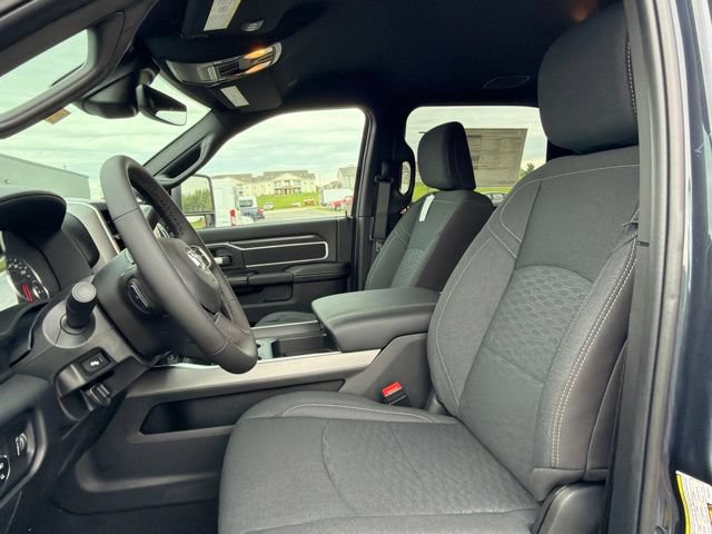 New 2026 RAM 3500 Big Horn AWD/4WD image 6