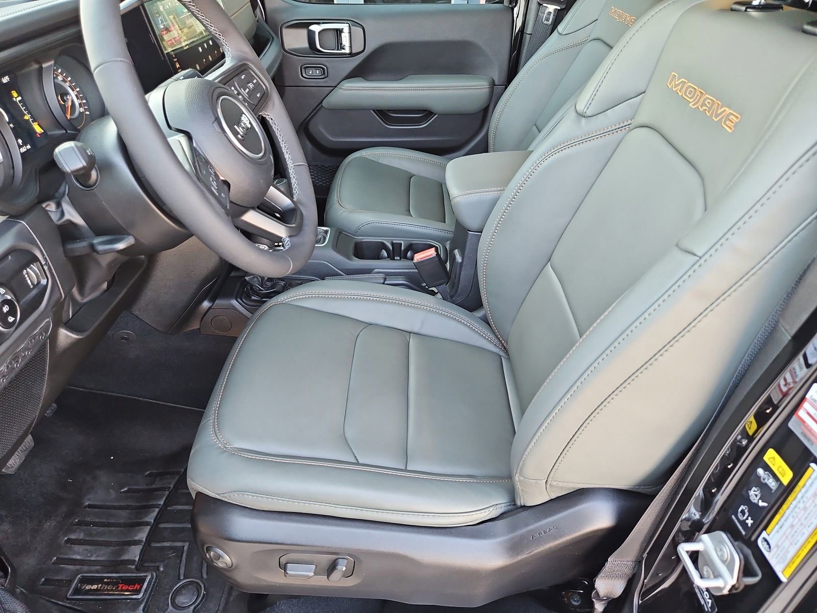 Used 2025 Jeep Gladiator Mojave image 13