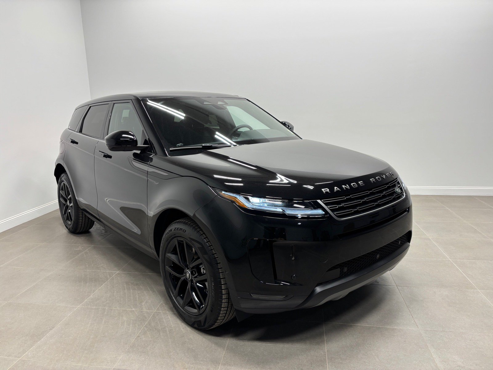 New 2026 Land Rover Range Rover Evoque S AWD/4WD image 4