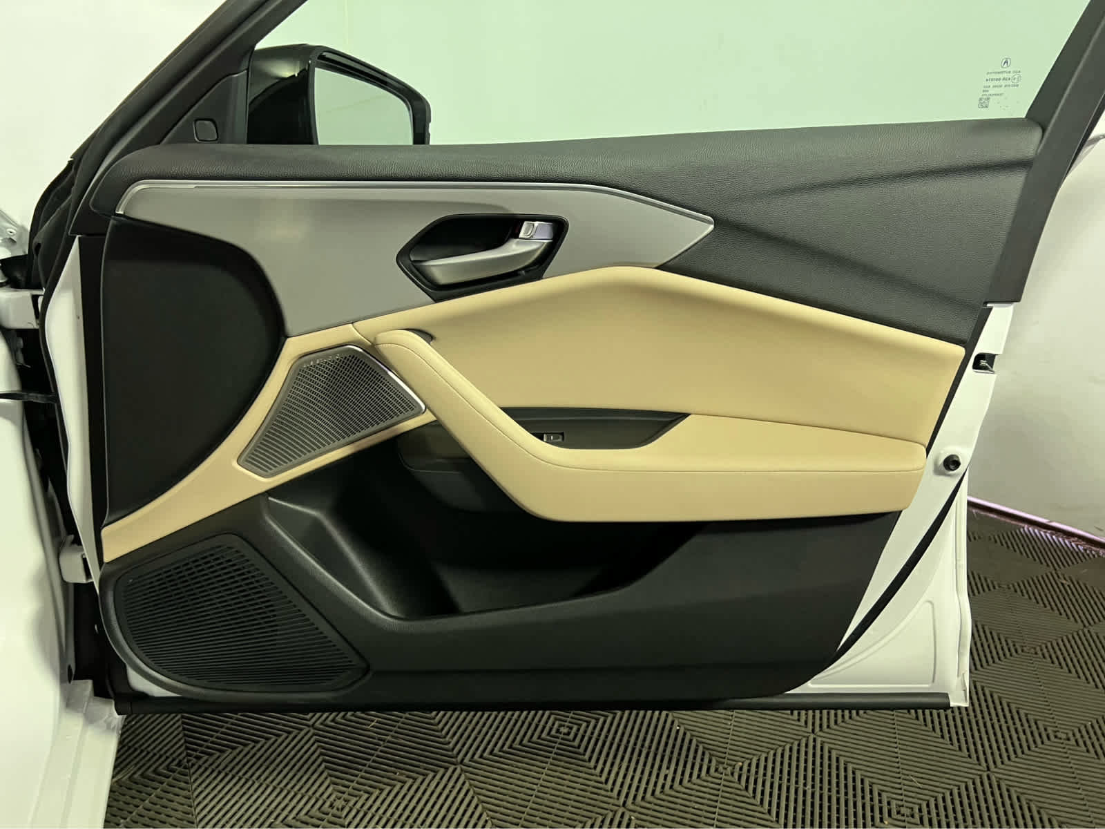 Used 2025 Acura TLX w/ Technology Package image 30