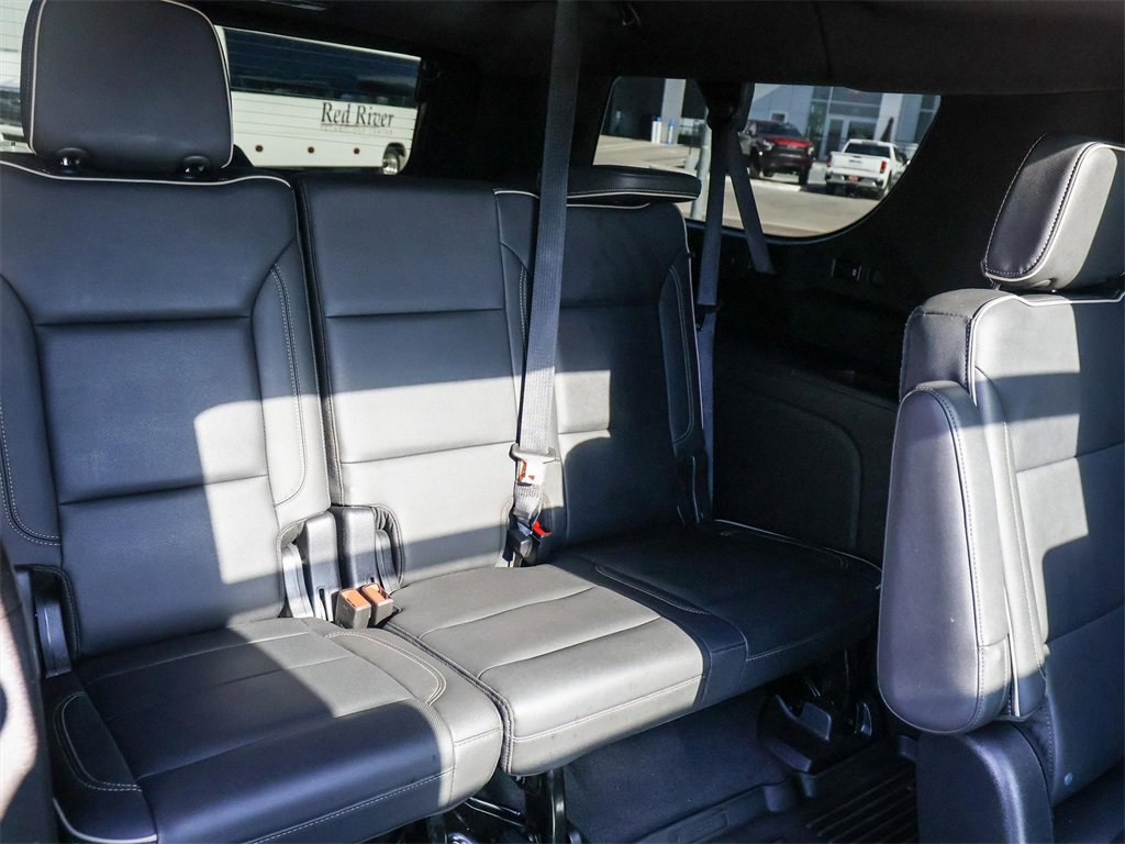 Used 2021 GMC Yukon XL SLT w/ SLT Premium Package image 29