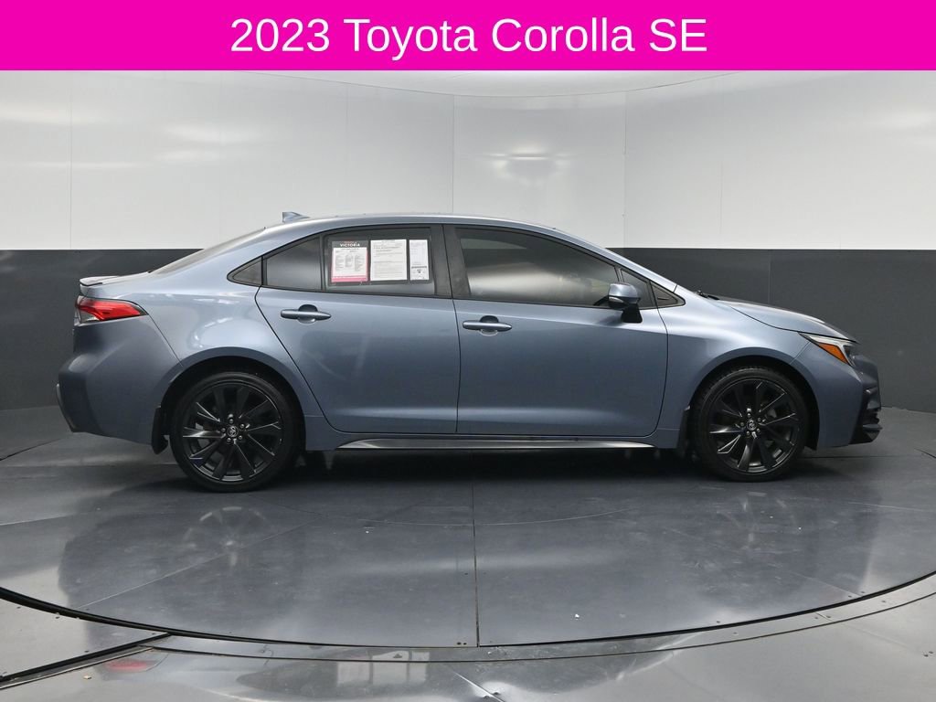 Used 2023 Toyota Corolla SE FWD image 4