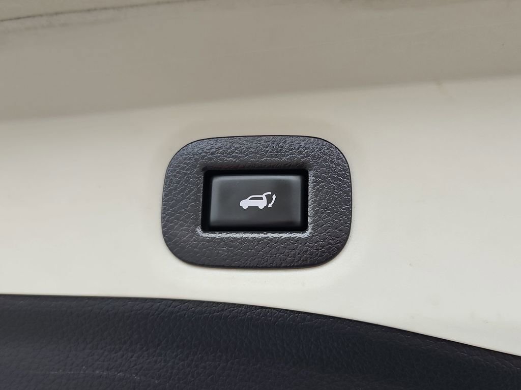 Used 2020 Nissan Rogue SV image 29