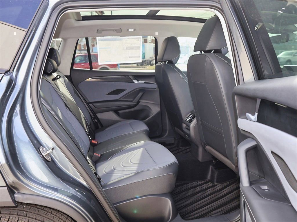 New 2026 Volkswagen Tiguan SE image 29