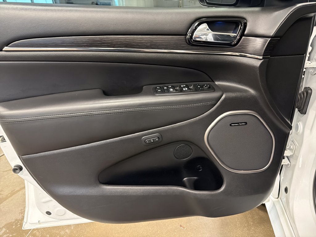 Used 2019 Jeep Grand Cherokee High Altitude AWD/4WD image 16