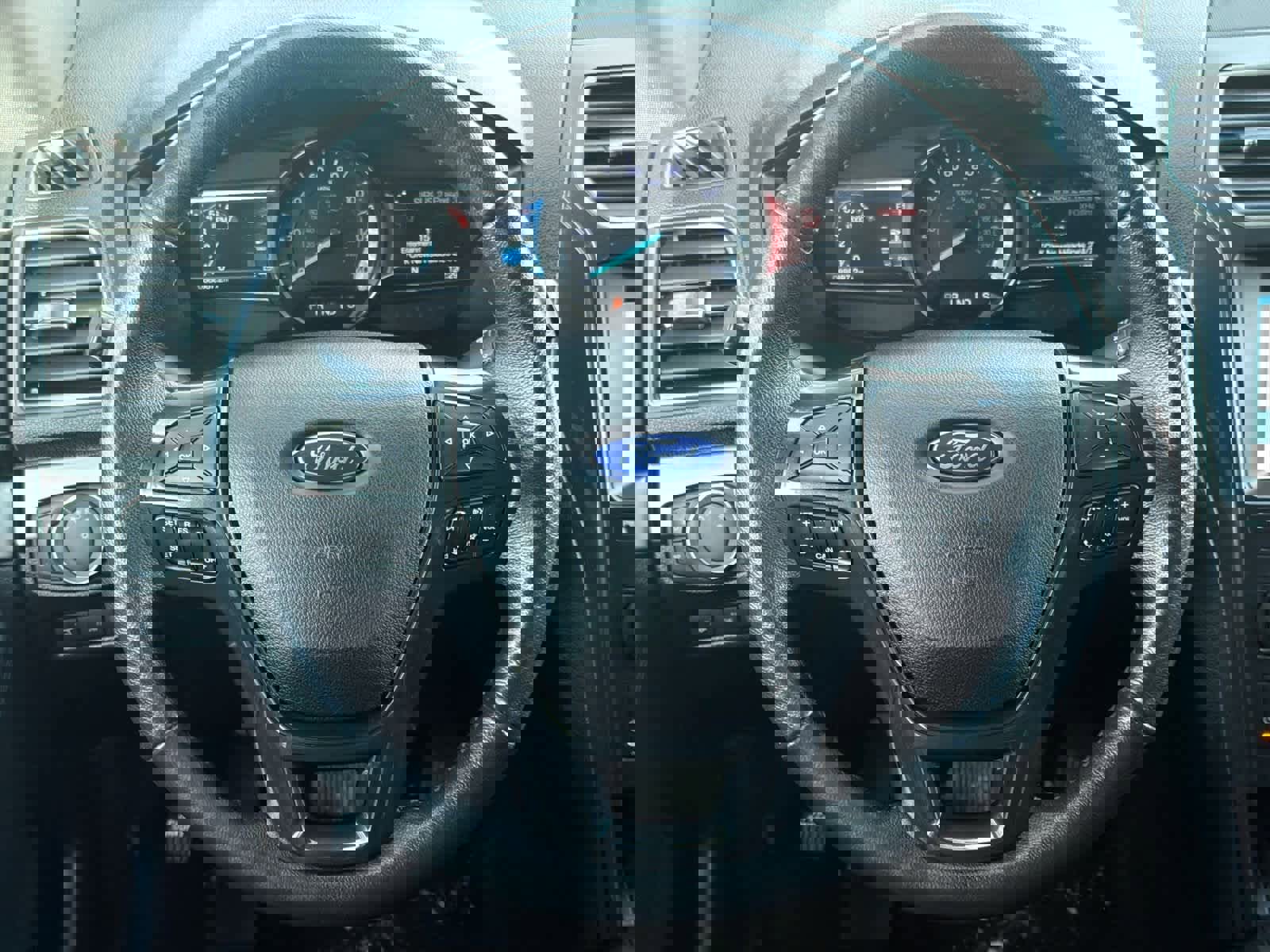 Used 2018 Ford Explorer XLT w/ Equipment Group 202A image 23