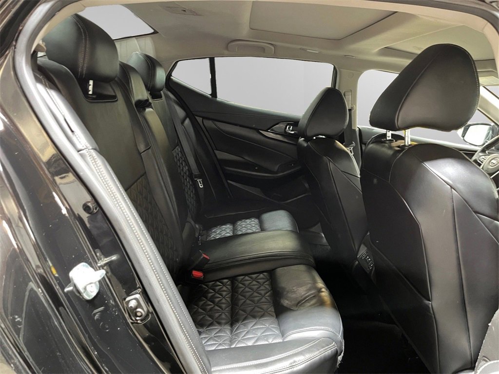 Used 2023 Nissan Maxima Platinum image 17