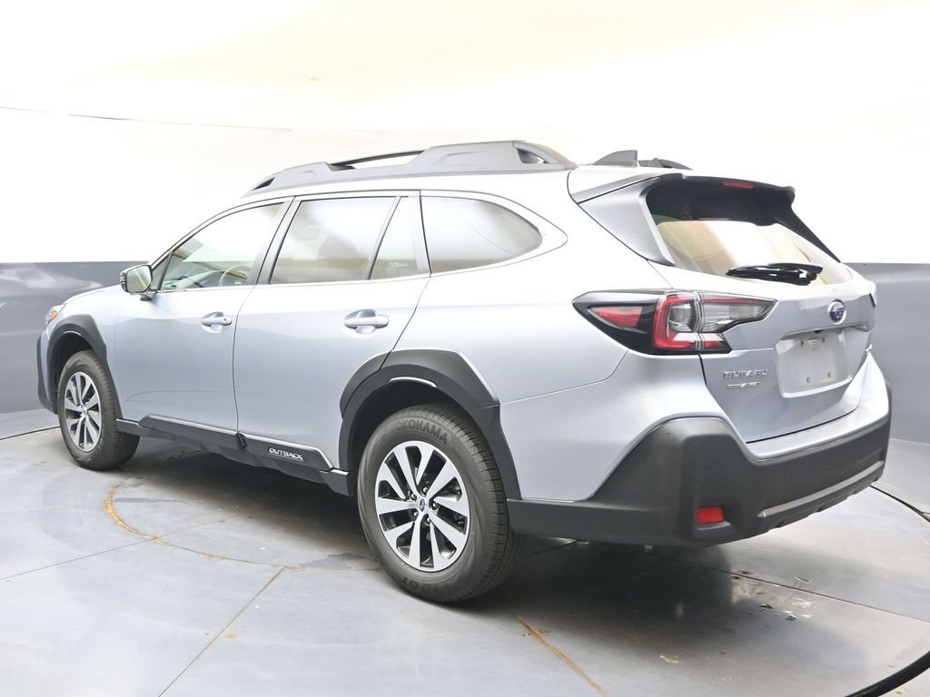 Certified 2024 Subaru Outback Premium AWD/4WD image 3