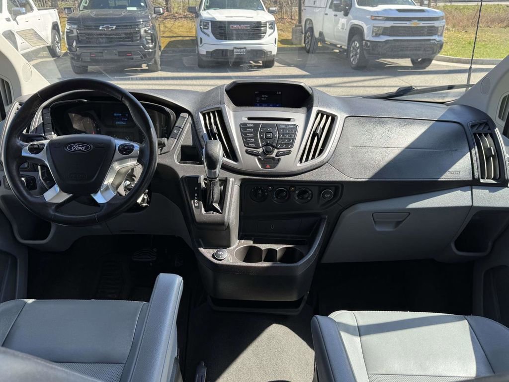 Used 2017 Ford Transit 150 XLT image 3