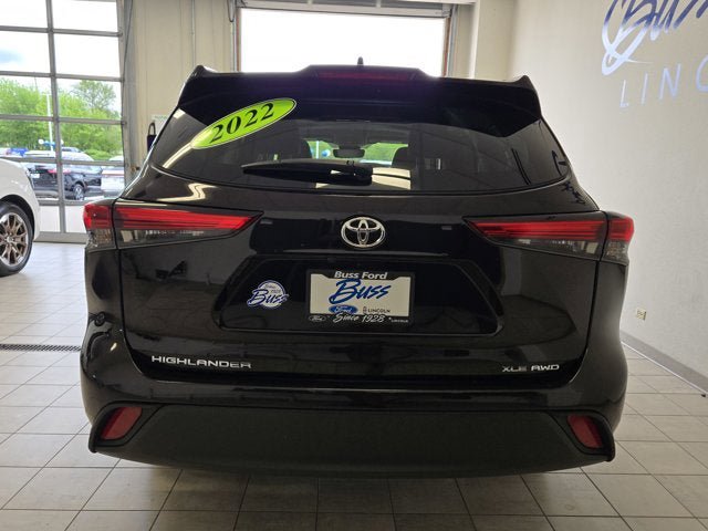 Used 2022 Toyota Highlander XLE AWD/4WD image 13