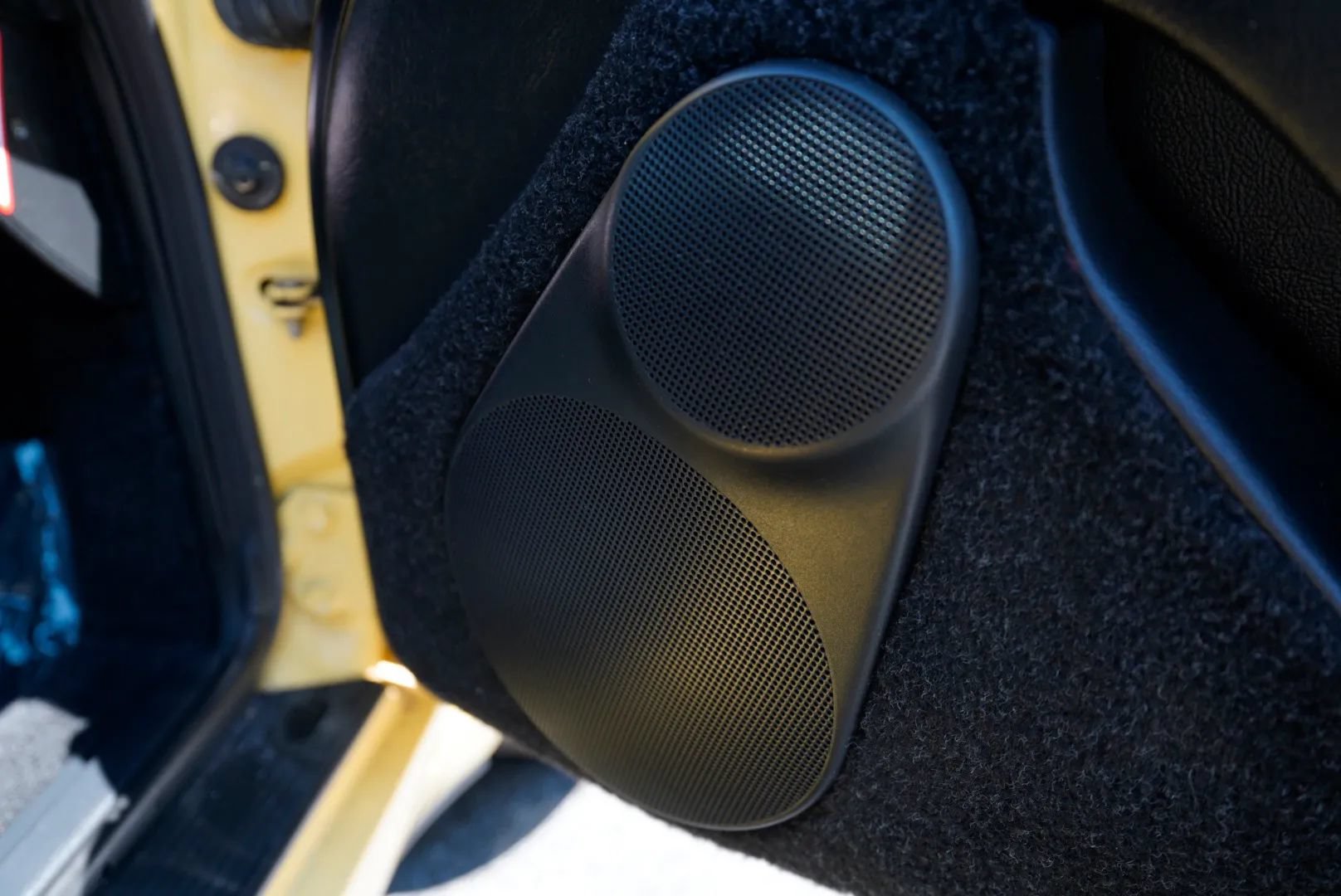 Used 1997 Porsche 911 Carrera RWD image 36