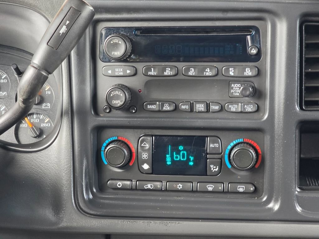 Used 2004 Chevrolet Avalanche Z71 w/ Preferred Equipment Group AWD/4WD image 11