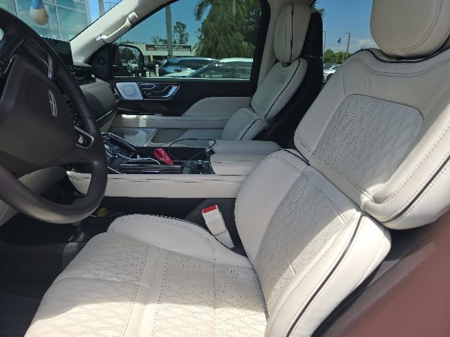 Used 2023 Lincoln Navigator L Black Label AWD/4WD image 10