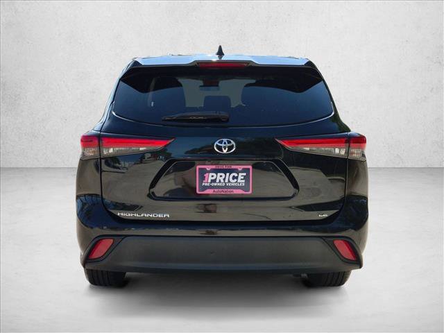 Used 2021 Toyota Highlander LE FWD image 6