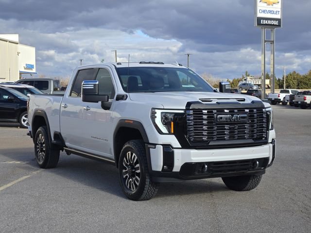 Used 2025 GMC Sierra 2500 Denali Ultimate image 3