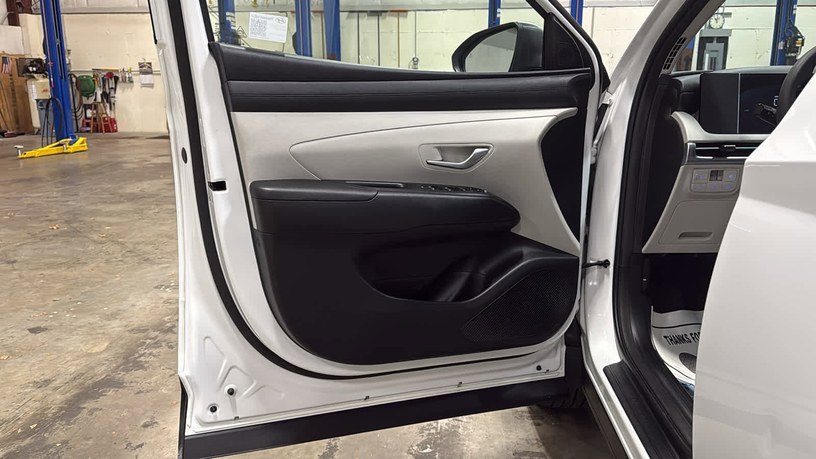 Used 2025 Hyundai Tucson Blue image 11