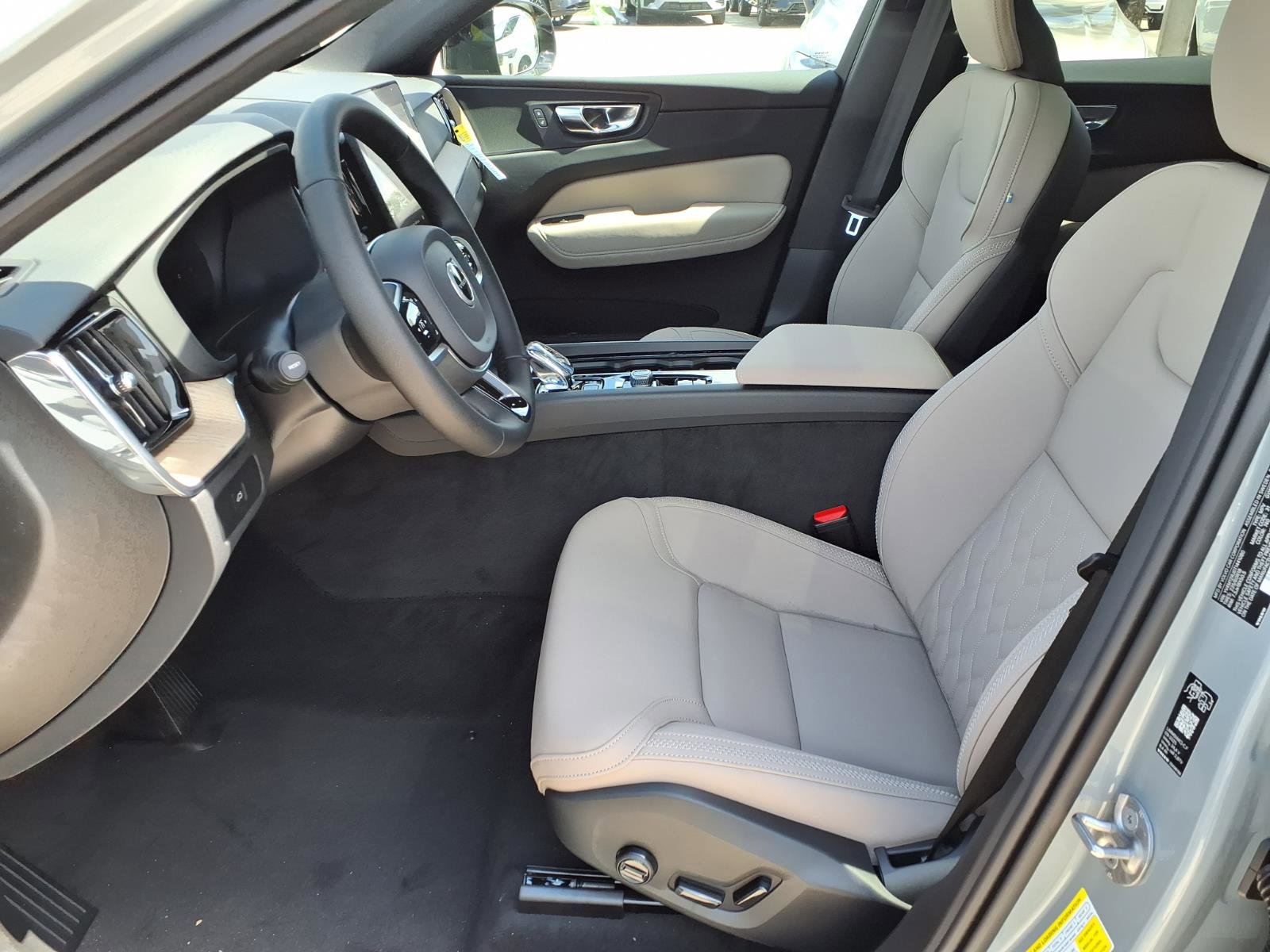 New 2026 Volvo XC60 B5 Core w/ Protection Package Premier AWD/4WD image 13